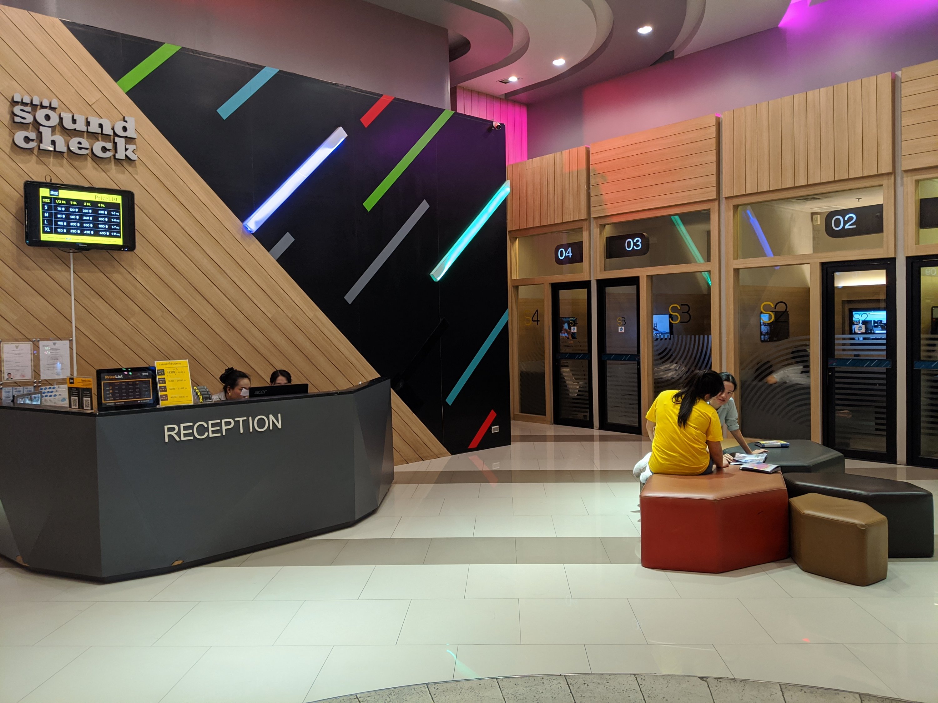 Thursday, December 26: Day 248 – Shopping in Bangkok